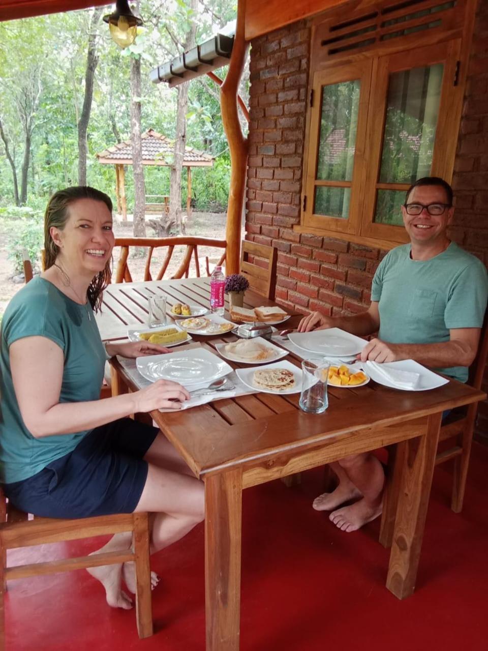 Thought Blooming Hotel Udawalawe Eksteriør billede