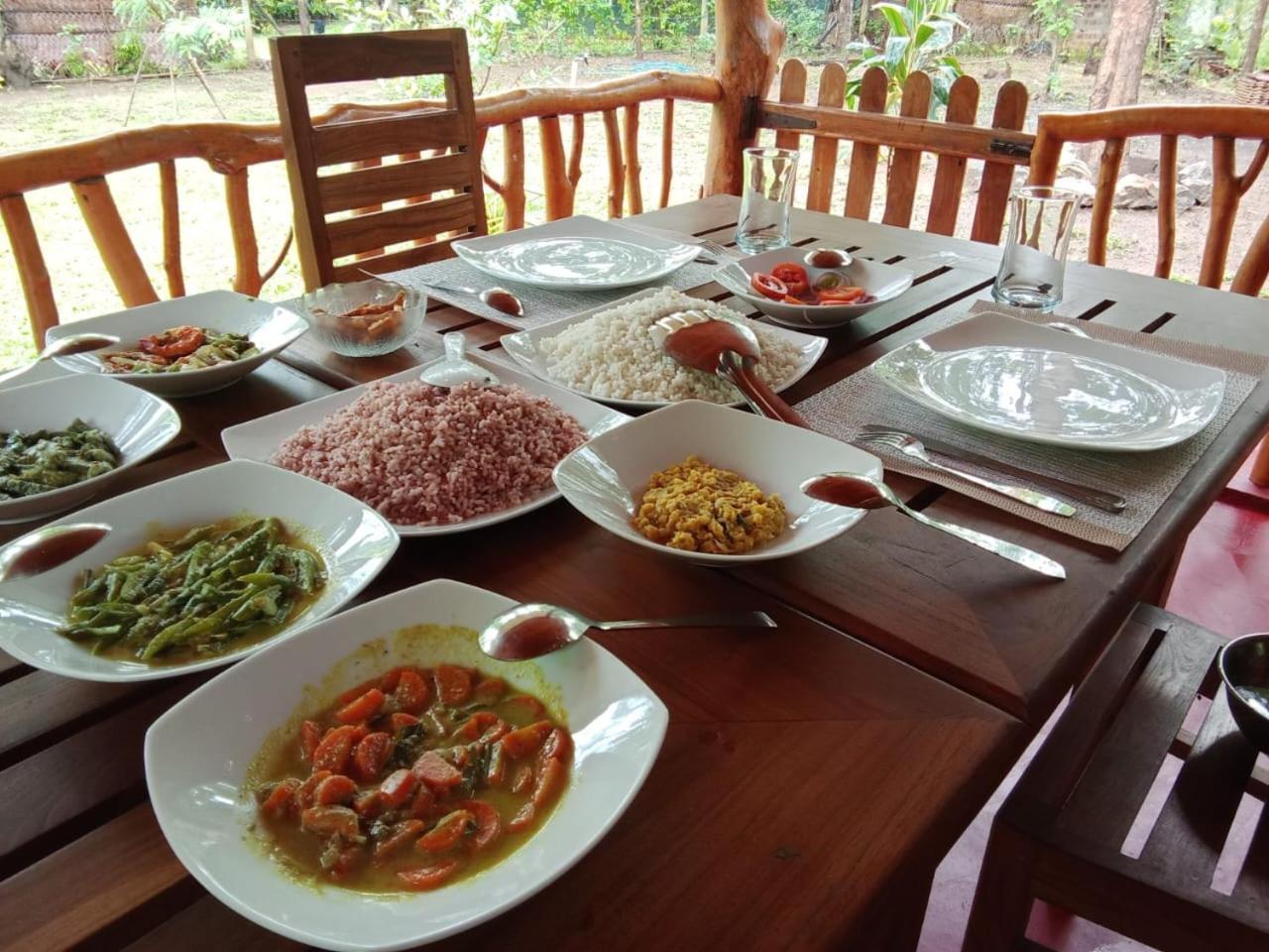 Thought Blooming Hotel Udawalawe Eksteriør billede