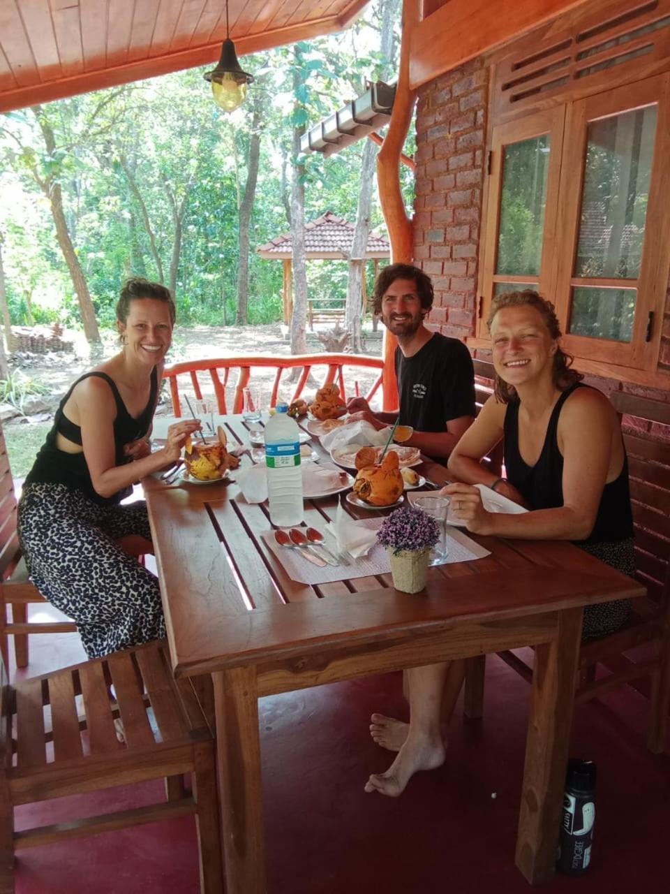 Thought Blooming Hotel Udawalawe Eksteriør billede