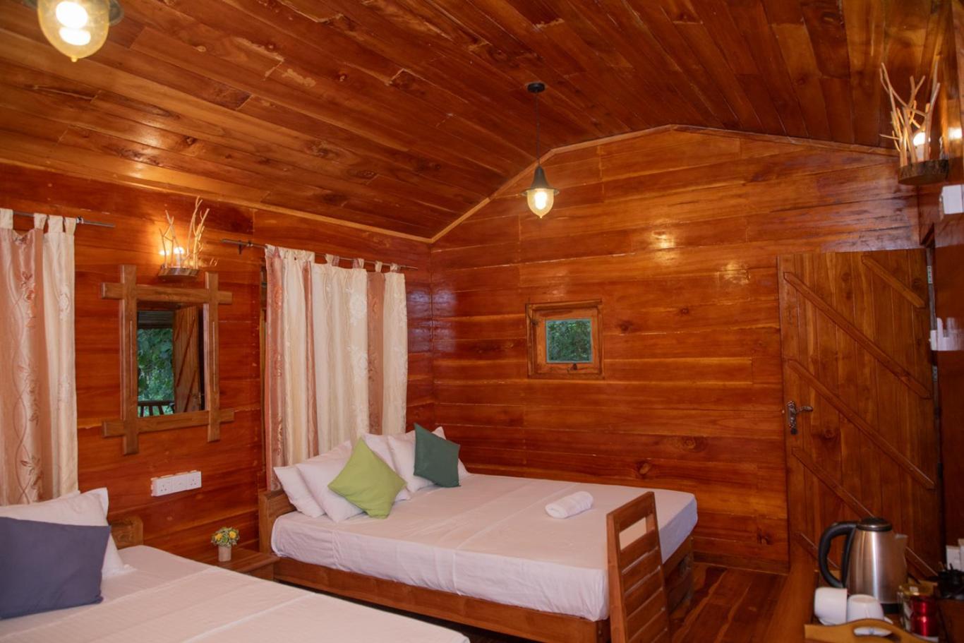 Thought Blooming Hotel Udawalawe Eksteriør billede