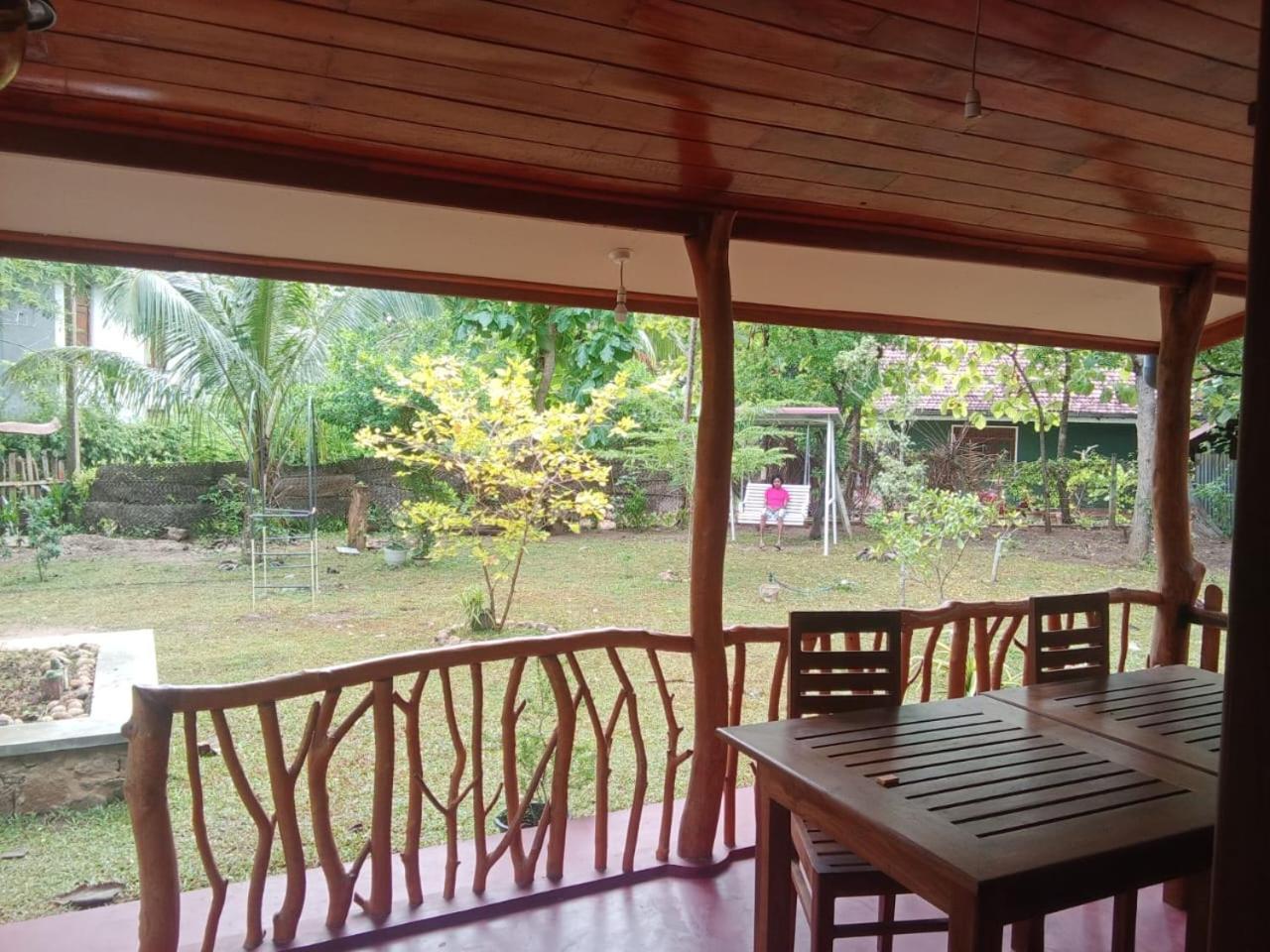 Thought Blooming Hotel Udawalawe Eksteriør billede